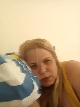 karinaBrasil online show from December 4, 4:22 am