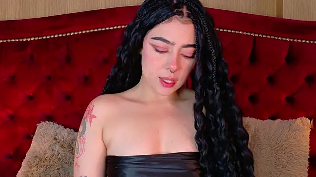 TaniaRedd  online show from December 14, 2:11 pm