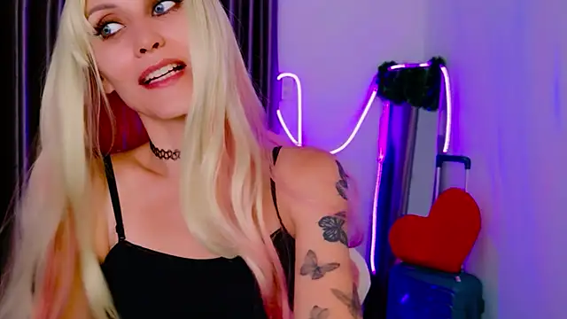 betty xoxoo online show from February 11, 11:04 am