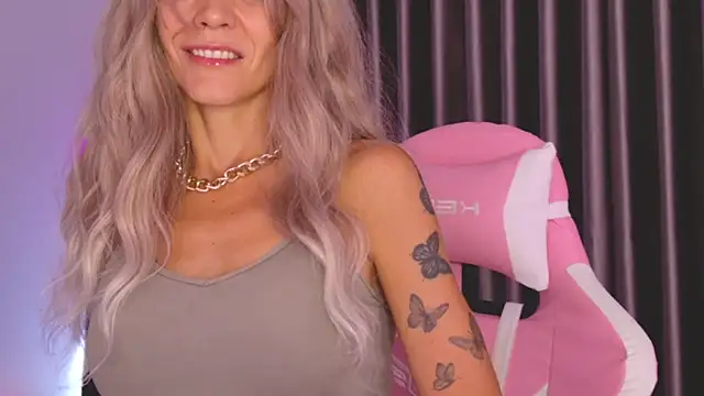 betty xoxoo online show from June 14, 8:27 am