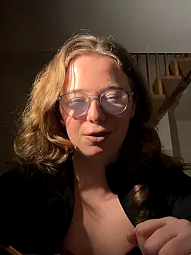 Snapshot of GermanRose chatting on December 15, 7:29 pm GermanRose online show from December 15, 7:29 pm