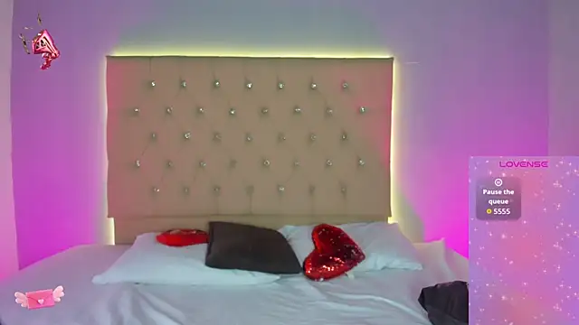 EmmaLawrence  online show from February 15, 8:57 am