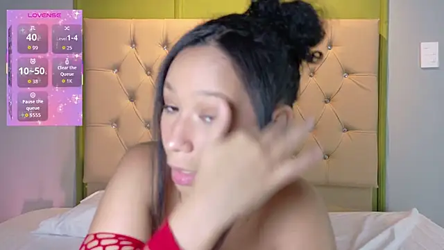 Snapshot of EmmaLawrence_ chatting on July 14, 8:25 pm EmmaLawrence online show from July 14, 8:25 pm