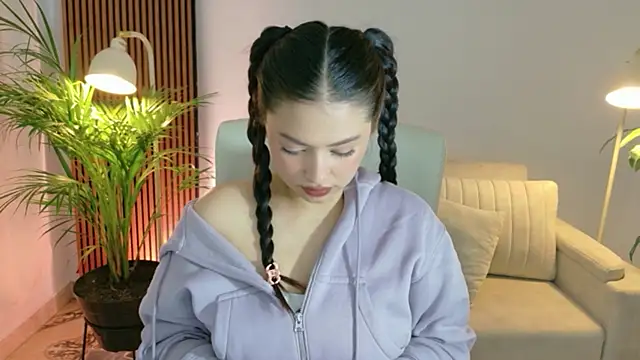 Snapshot of victoria___moon chatting on May 11, 1:39 pm victoria moon online show from May 11, 1:39 pm