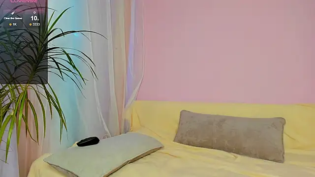 Ellen Foxks online show from March 17, 1:43 am