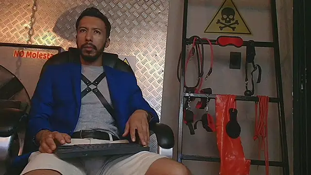 logan mercer online show from December 5, 3:37 am