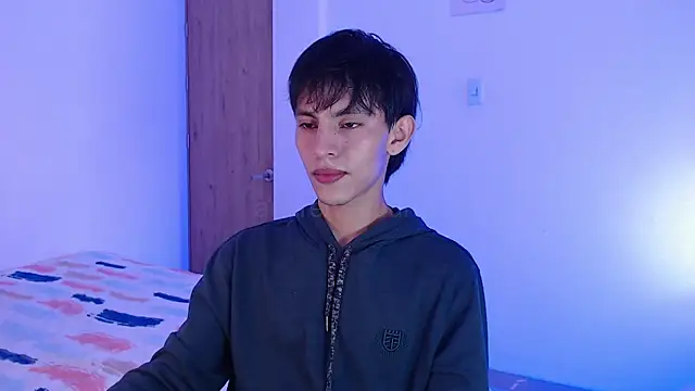 andrew courtzz online show from April 28, 5:07 pm
