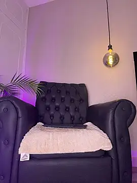 Snapshot of Sophie-velvet chatting on July 12, 7:49 pm Sophie-velvet online show from July 12, 7:49 pm