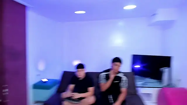 HotThreesoome online show from February 28, 12:06 pm