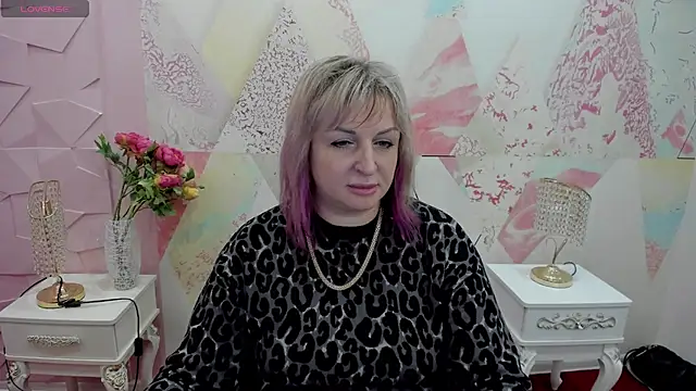 winky pinky  online show from December 5, 12:58 pm