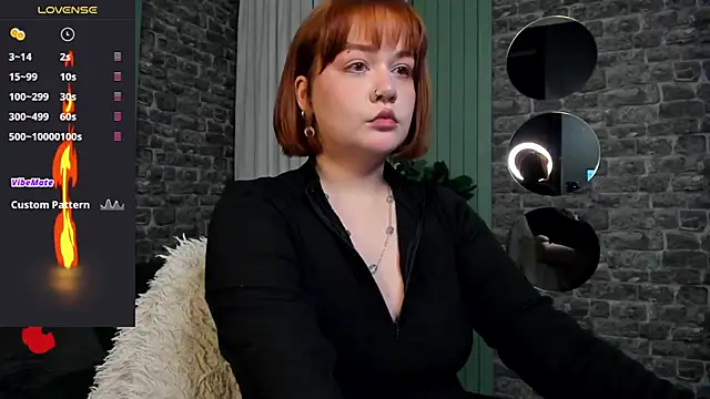 Snapshot of ginger_hood chatting on December 15, 6:06 am ginger hood online show from December 15, 6:06 am