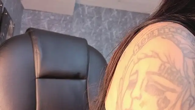 Snapshot of kathe__lane chatting on December 22, 12:46 pm kathe lane online show from December 22, 12:46 pm