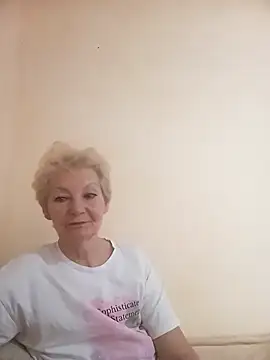 Snapshot of Calypso-Loove chatting on May 6, 9:25 am Calypso-Loove online show from May 6, 9:25 am