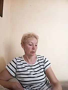 Snapshot of Calypso-Loove chatting on May 25, 3:29 pm Calypso-Loove online show from May 25, 3:29 pm