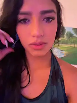 Snapshot of AlinaArgii chatting on April 14, 2:01 pm AlinaArgii online show from April 14, 2:01 pm