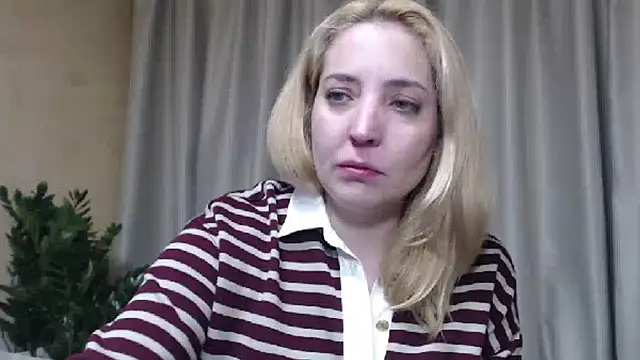 sweetpussy online show from May 1, 4:33 pm