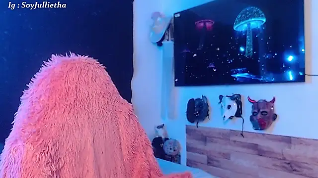 Julls420  online show from January 11, 7:13 am