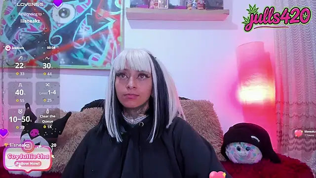 Julls420  online show from July 6, 10:23 am
