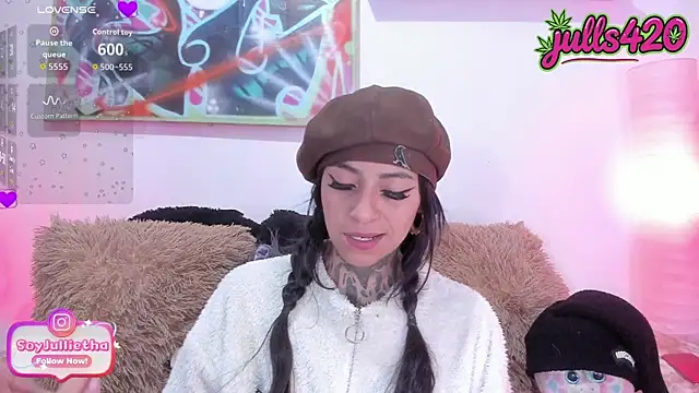 Julls420  online show from July 12, 10:56 pm