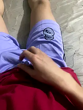 Snapshot of Sky1234- chatting on December 15, 6:28 am Sky1234- online show from December 15, 6:28 am