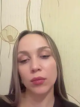 Snapshot of AnnaRow chatting on December 14, 7:29 pm AnnaRow online show from December 14, 7:29 pm