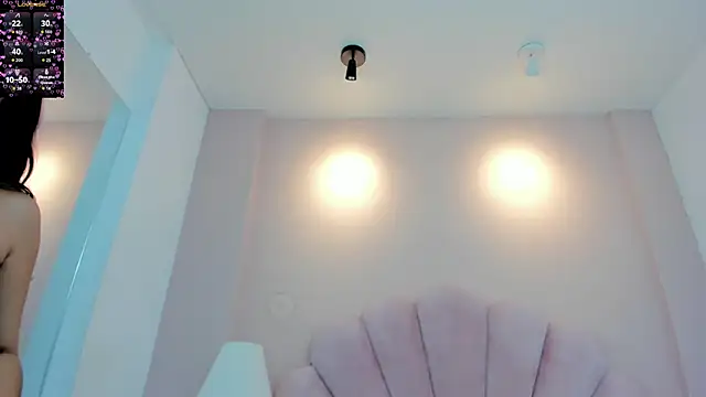 Nahomy Harperr online show from December 5, 1:09 pm