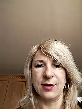 AhlyssaLove1155 online show from May 3, 5:24 am