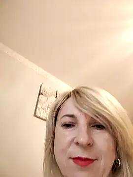 AhlyssaLove1155 online show from May 5, 5:10 pm
