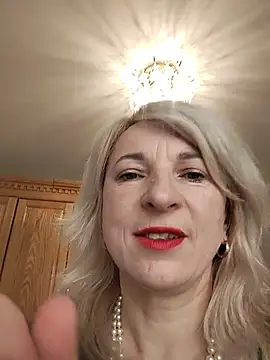 AhlyssaLove1155 online show from May 17, 8:12 am