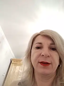AhlyssaLove1155 online show from May 18, 2:29 am