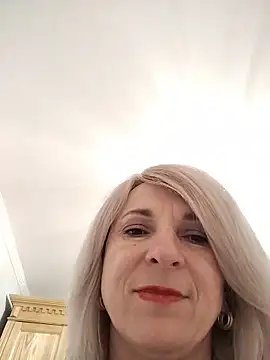AhlyssaLove1155 online show from June 6, 9:52 pm