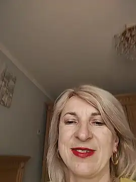 AhlyssaLove1155 online show from June 11, 3:10 pm