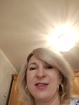 AhlyssaLove1155 online show from July 18, 4:11 pm