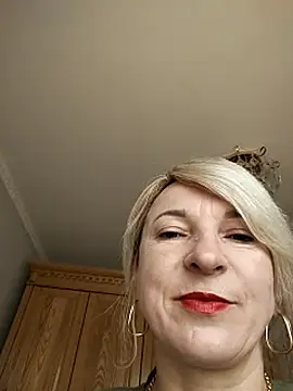 AhlyssaLove1155 online show from July 26, 6:43 am