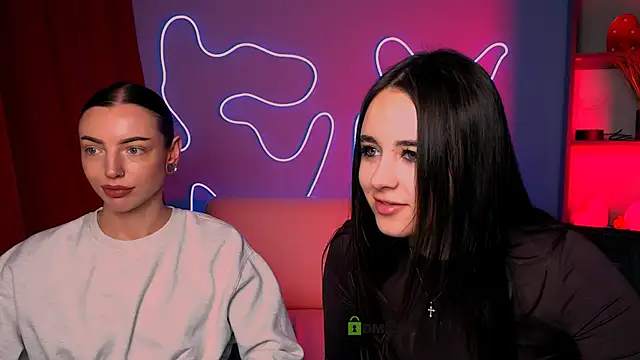 Snapshot of stacey_queen chatting on December 15, 3:49 pm stacey queen online show from December 15, 3:49 pm