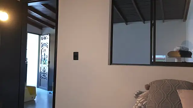 Snapshot of Estefania_Velez chatting on June 23, 8:51 pm Estefania Velez online show from June 23, 8:51 pm