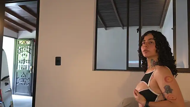 Snapshot of Estefania_Velez chatting on July 10, 8:22 pm Estefania Velez online show from July 10, 8:22 pm