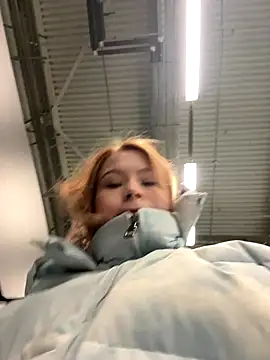 Snapshot of _Little_Ginger chatting on December 17, 4:29 am Little Ginger online show from December 17, 4:29 am