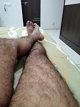 Snapshot of johny044 chatting on April 3, 8:29 pm johny044 online show from April 3, 8:29 pm