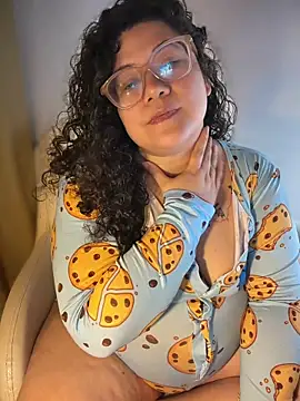 Snapshot of VanesssaMilf_ chatting on July 25, 3:04 am VanesssaMilf online show from July 25, 3:04 am