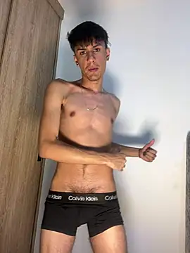 Snapshot of Andycillo chatting on March 22, 4:05 am Andycillo online show from March 22, 4:05 am