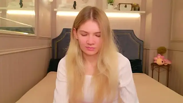 Snapshot of Vivien_Hans chatting on June 19, 9:29 pm Vivien Hans online show from June 19, 9:29 pm