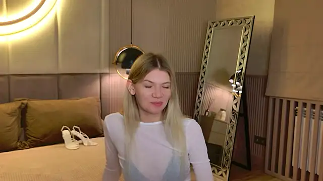 Snapshot of Vivien_Hans chatting on July 13, 9:06 pm Vivien Hans online show from July 13, 9:06 pm