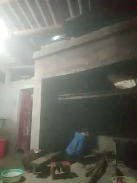 Snapshot of Amiluli chatting on December 16, 11:21 pm Amiluli online show from December 16, 11:21 pm