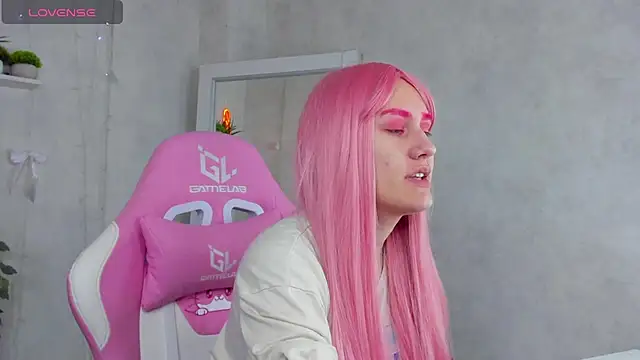 Snapshot of Nedzumi_Sato chatting on December 18, 12:38 am Nedzumi Sato online show from December 18, 12:38 am