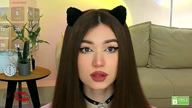oliviaah  online show from April 14, 2:56 pm