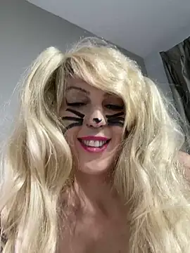 Snapshot of CelestialRuby chatting on February 20, 1:14 am CelestialRuby online show from February 20, 1:14 am