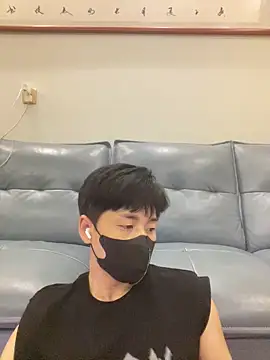 Snapshot of kimze7 chatting on June 19, 2:10 pm kimze7 online show from June 19, 2:10 pm