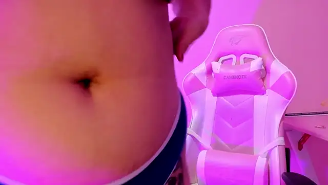 Snapshot of NaomySakura chatting on December 15, 6:23 pm NaomySakura online show from December 15, 6:23 pm