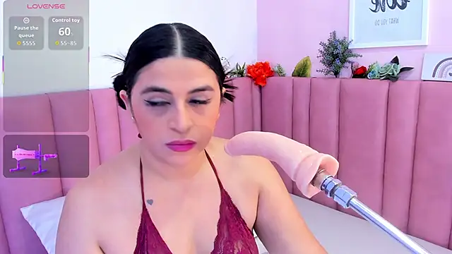 Snapshot of kattia_connors chatting on December 17, 12:00 pm kattia connors online show from December 17, 12:00 pm